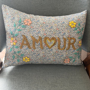 Coussin brodé Amour Csao