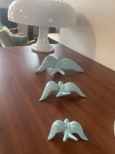 Charger l&#39;image dans la galerie, Trio d’hirondelles en céramique du Portugal