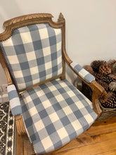 Charger l&#39;image dans la galerie, 2 fauteuils entièrement rénovés (style napoleon)