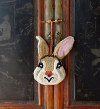 Charger l&#39;image dans la galerie, Pendentif Betty bunny